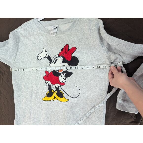 Women's heather gray sweatshirt w/Minnie Mouse embroidery size Large - Picture 8 of 11